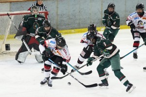 道路建設（緑）はトヨタに快勝して決勝へ